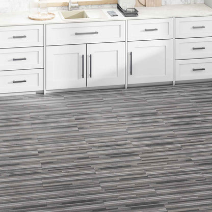 Tavole per Pavimenti 18 pcs Grigio a righe 2,51 mÂ² PVC