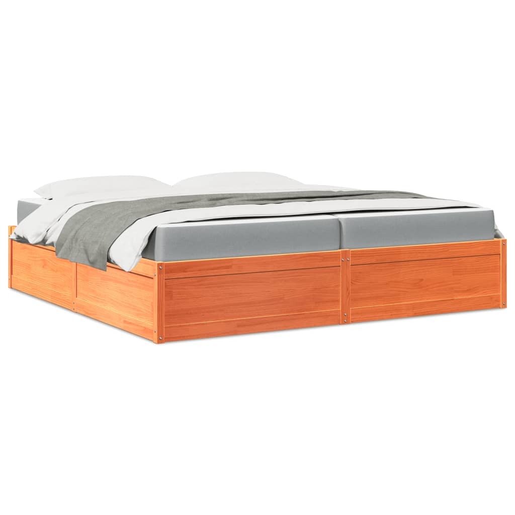 Letto con Materasso Marrone Cera 200x200cm Legno Massello Pino