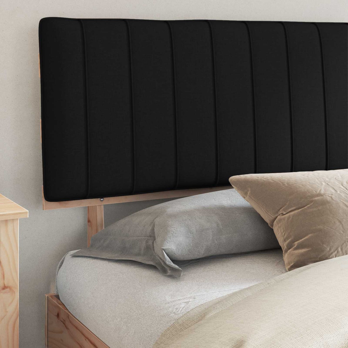 Letto con Testiera Rivestita Nero 200 x 200 cm Pino massello