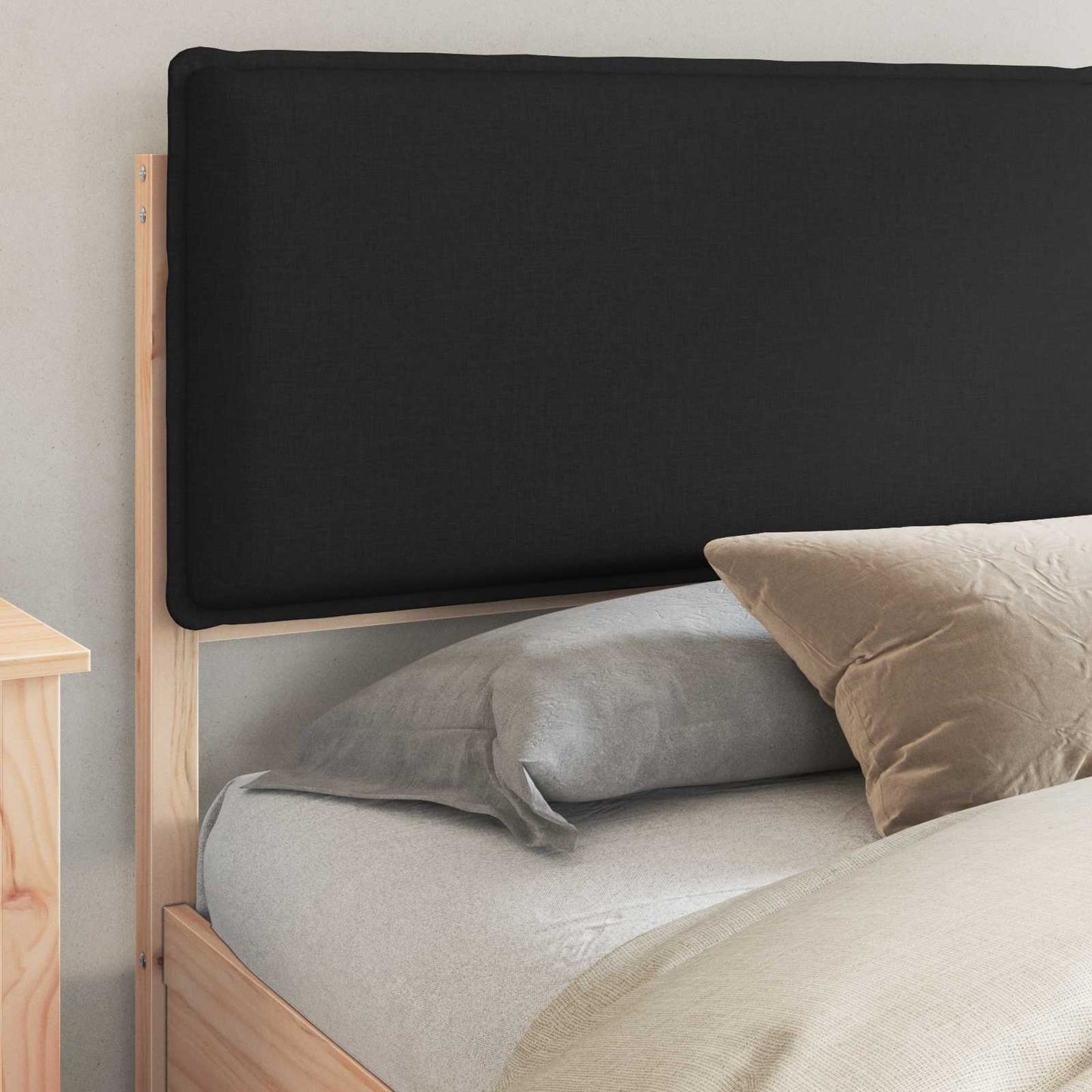 Letto con Testiera Rivestita Nero 200 x 200 cm Pino massello