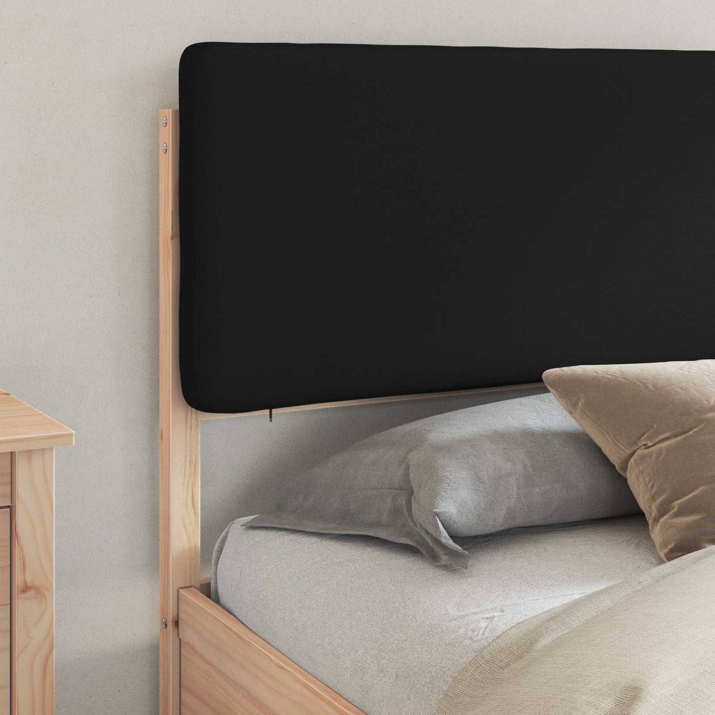 Letto con Testiera Rivestita Nero 200 x 200 cm Pino massello